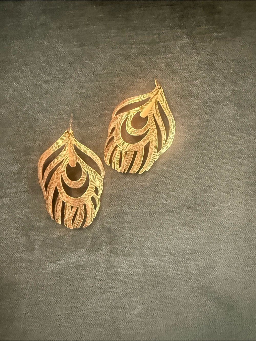 Kendra Scott Gold Filigree Feather Drop Earrings